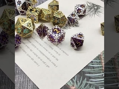 राल तांबा फ्रेम चांदी पारदर्शी राल पासा DND ड्रैगन और गुफा सीओसी